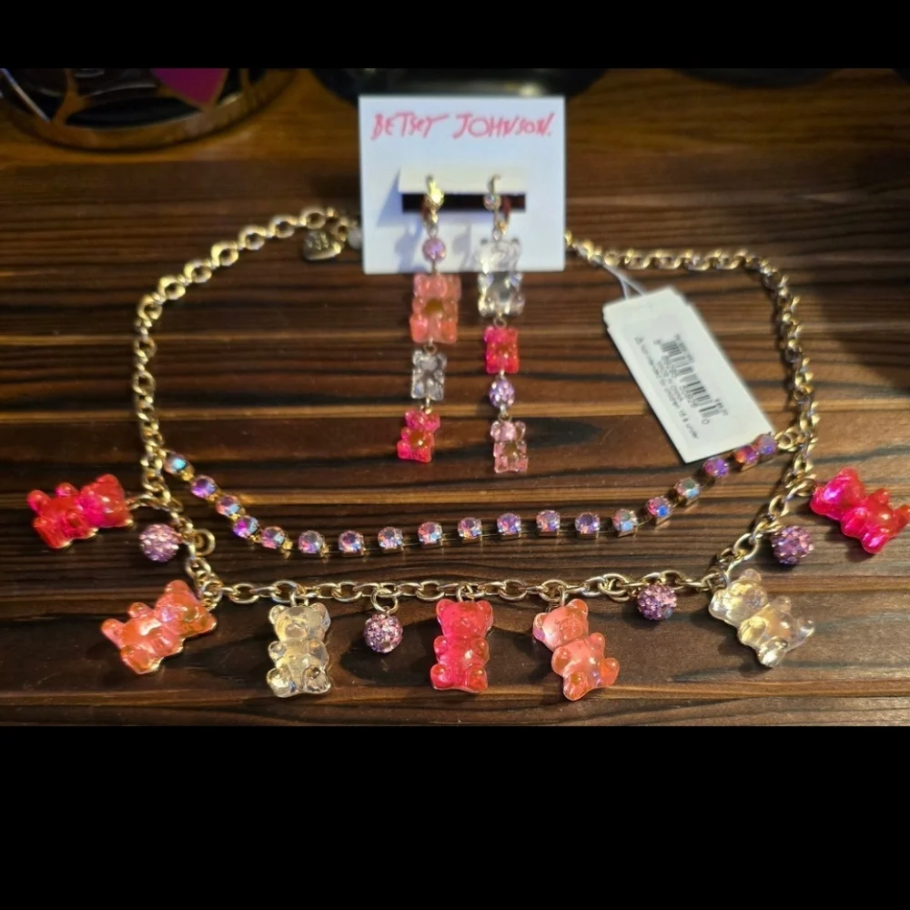 Betsey Johnson Pink Gummy Bear Necklace and earring set! NWT! - Picture 12 of 12